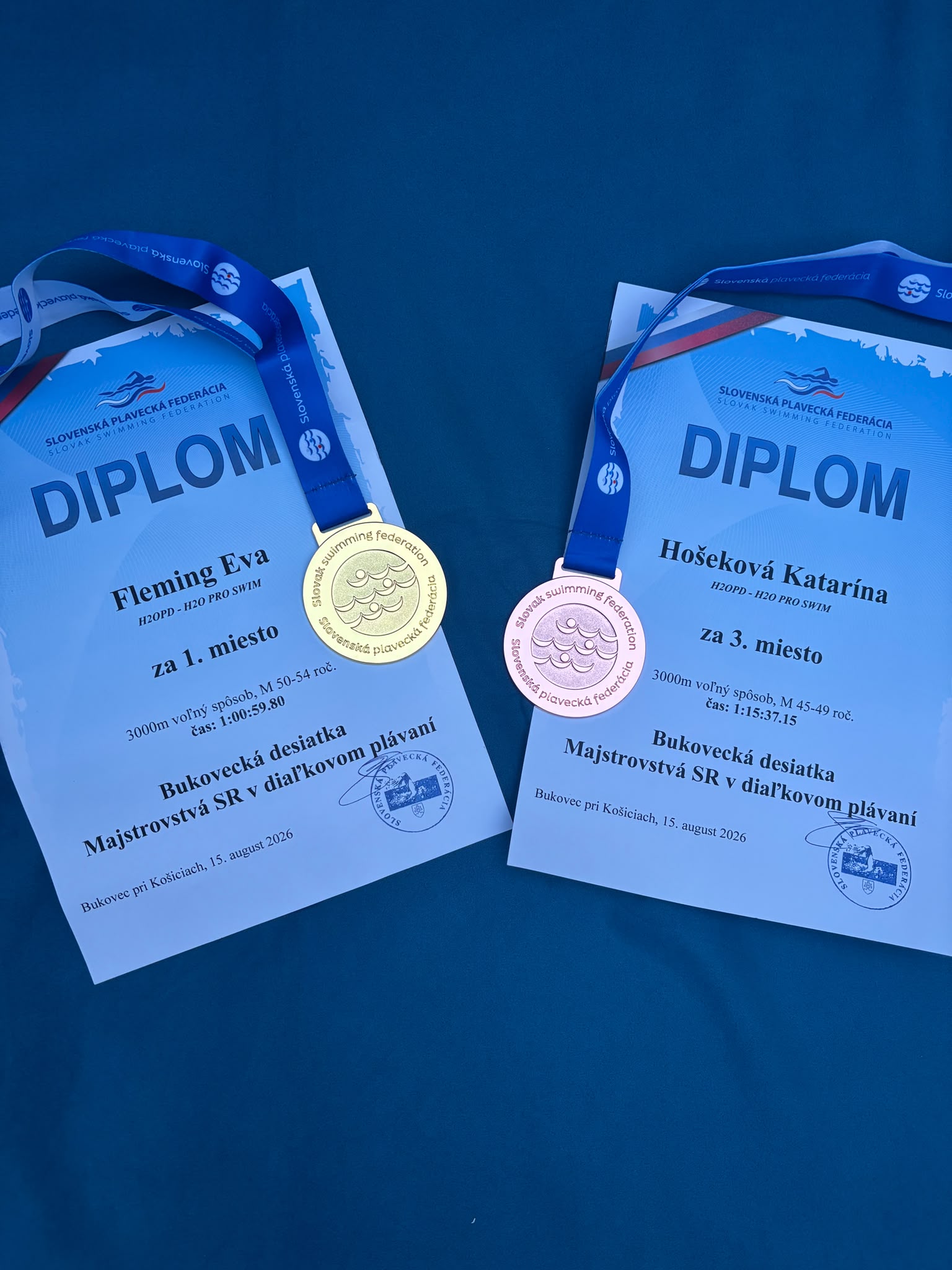 Diplomy Evy Fleming a Kataríny Hošekovej